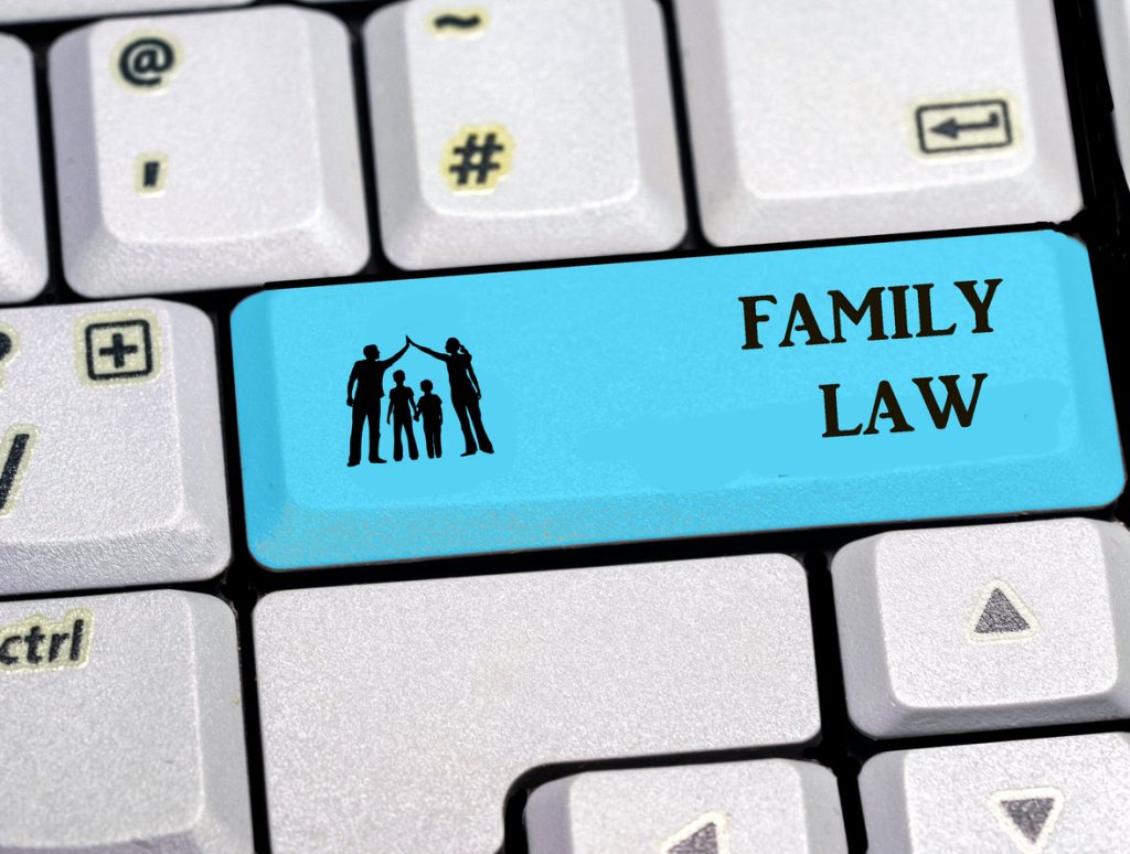Role of a Family Law Lawyer in Des Moines